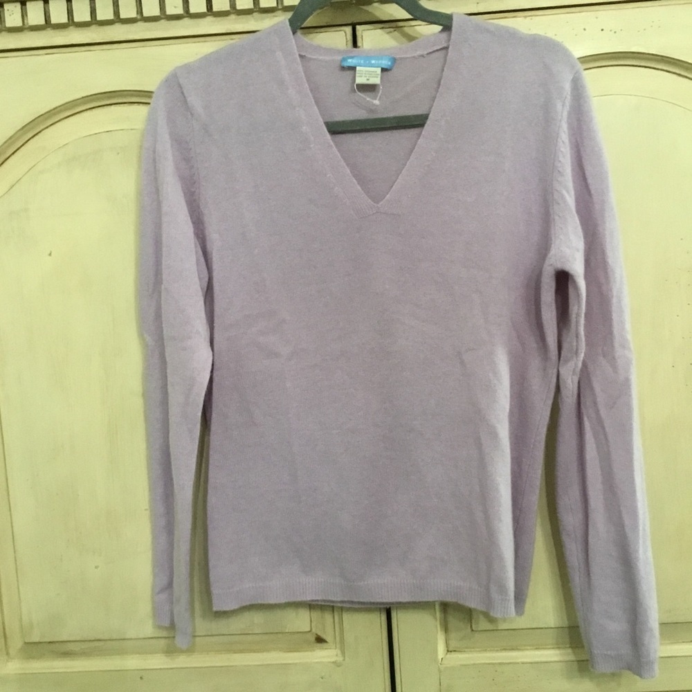 White + Warren Women’s Lilac 100 % Cashmere V- Neck Sweater Size M NWOT